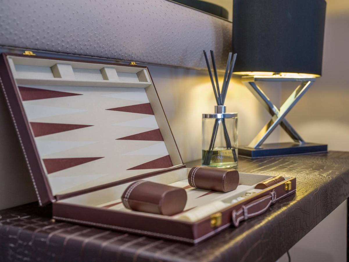 Boulevard Hotel Блэкпул Экстерьер фото A backgammon set